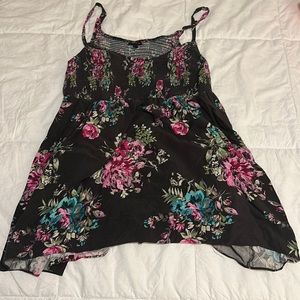 Torrid floral tank Sz2